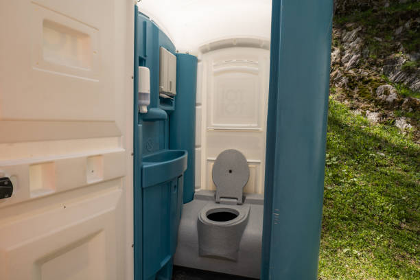 Best VIP or Luxury Restroom Trailers  in Prieton, NC